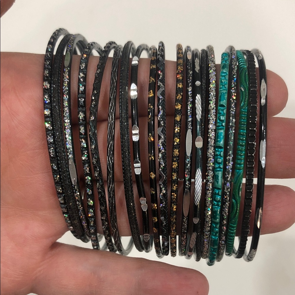 Set of Women's Metallic Bangle Bracelets